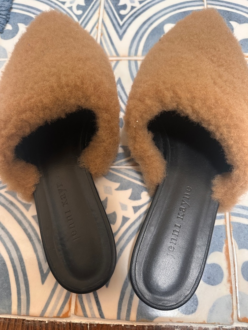 Jenni Kayne Camel Shearling Slip-On Mule - Picture 7 of 9
